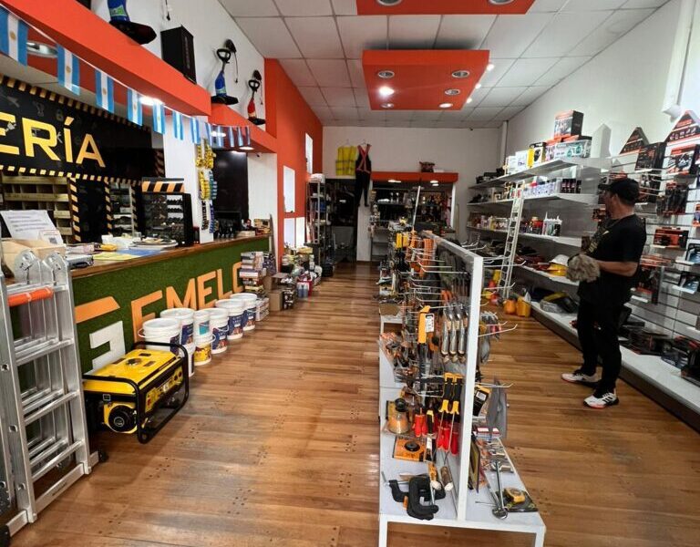 Vendo fondo de comercio de ferreteria