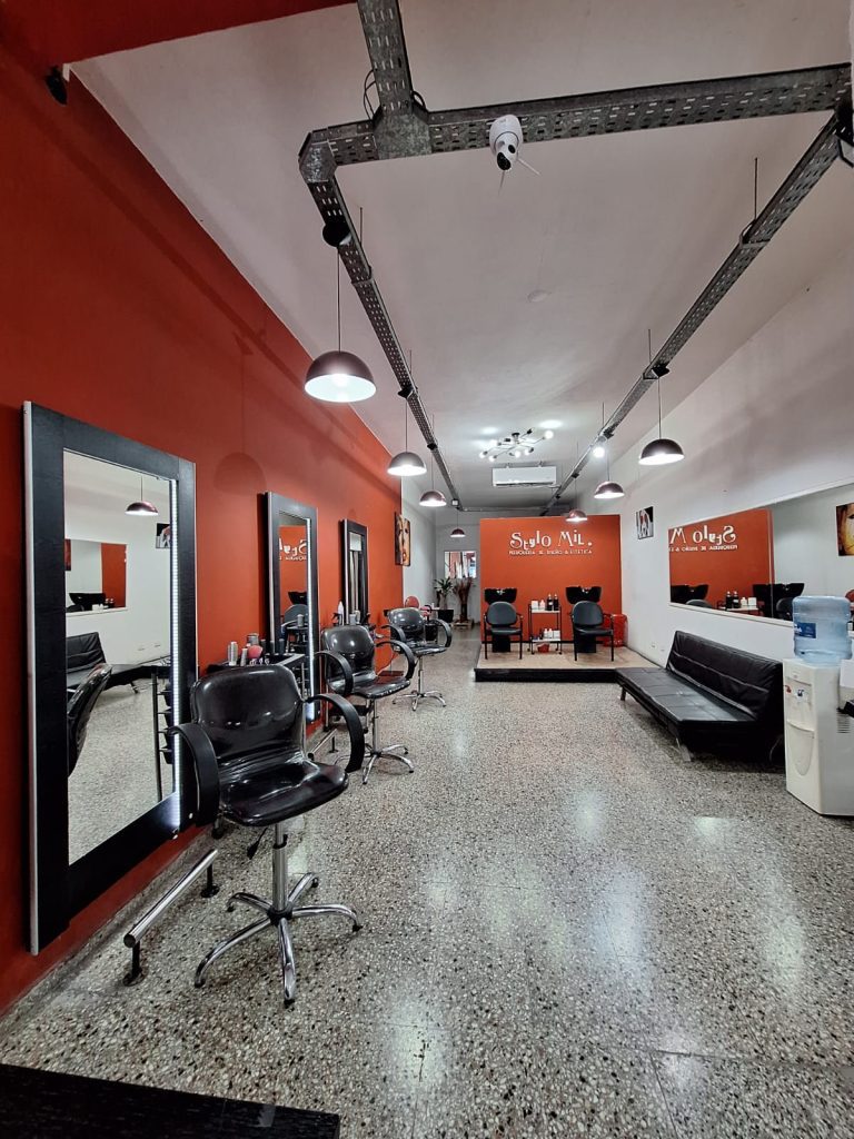 VENDO O PERMUTO FONDO DE COMERCIO// SALON DE BELLEZA