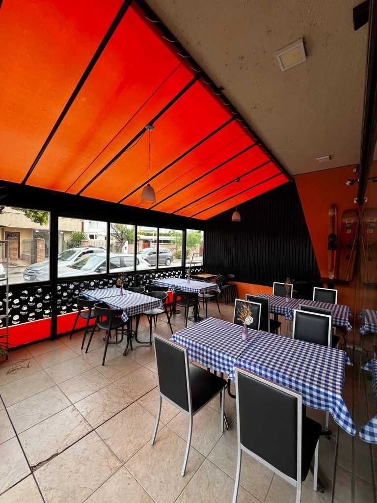 VENDO FONDO DE COMERCIO EMBLEMÁTICO BAR VILLA CARLOS PAZ