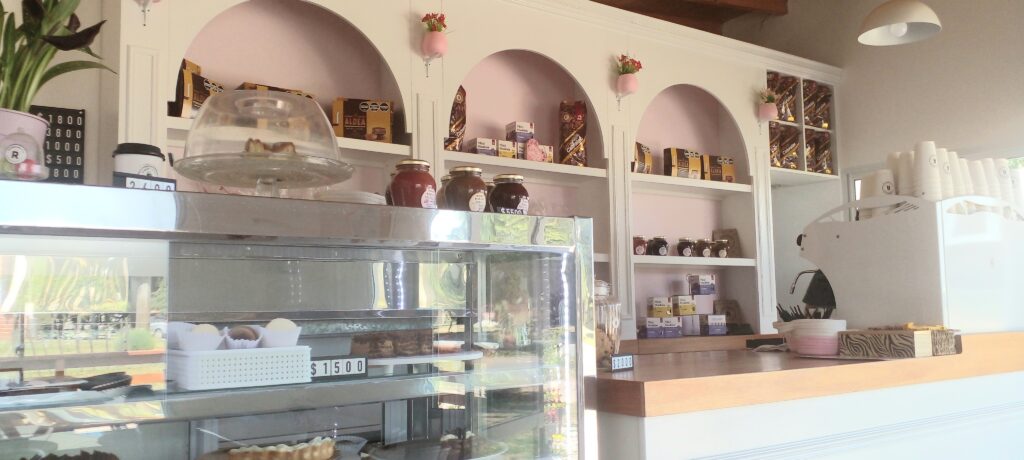 Vendo Precioso Local+Fondo comercio