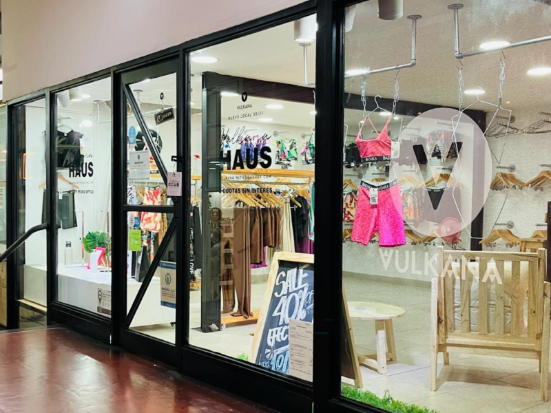 VENTA FONDO DE COMERCIO - VULKANA HAUS / ROPA DEPORTIVA RAMOS MEJIA CENTRO. EXCELENTE UBICACION
