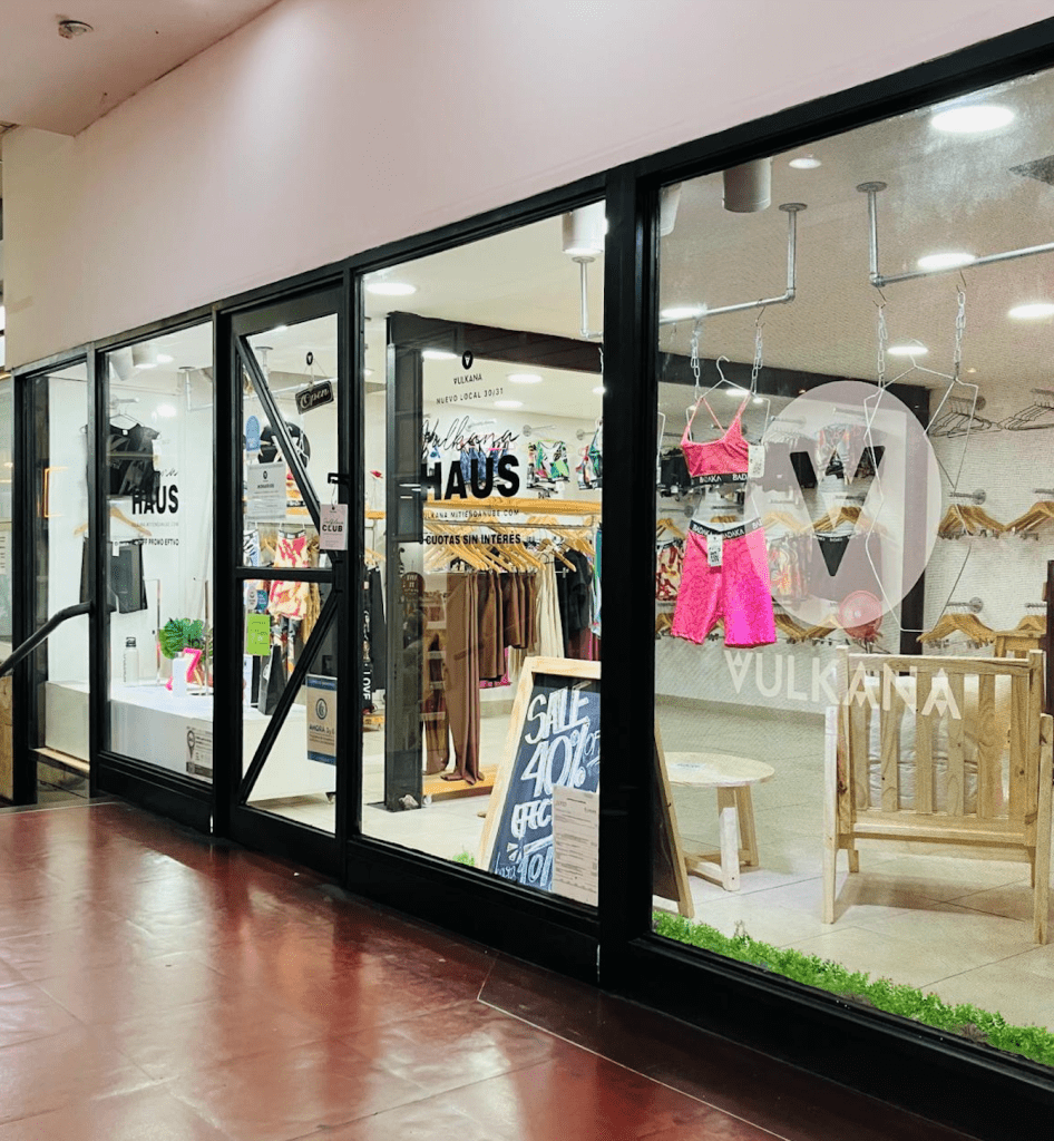 VENTA FONDO DE COMERCIO - VULKANA HAUS / ROPA DEPORTIVA RAMOS MEJIA CENTRO. EXCELENTE UBICACION