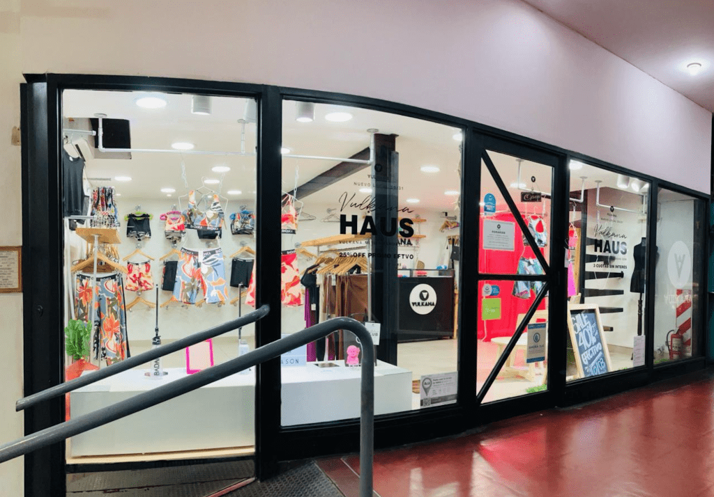 VENTA FONDO DE COMERCIO - VULKANA HAUS / ROPA DEPORTIVA RAMOS MEJIA CENTRO. EXCELENTE UBICACION