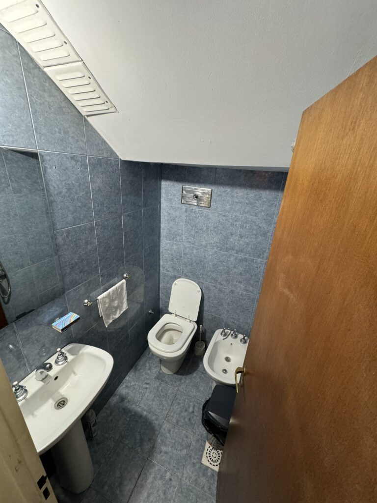 Salón de belleza, uñas, pestañas, masajes y otros servicios con Cafetería