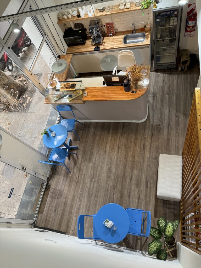 Salón de belleza, uñas, pestañas, masajes y otros servicios con Cafetería