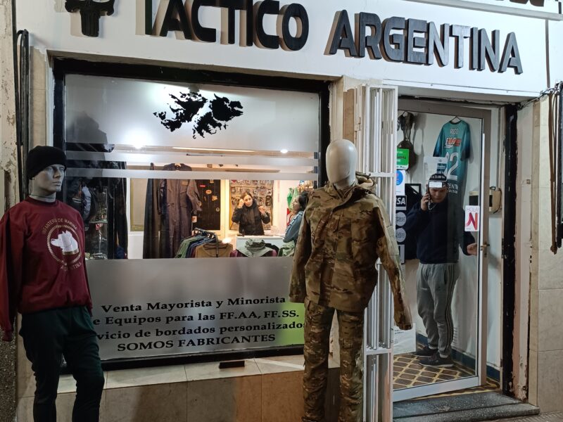 Vendo fondo de comercio, equipo táctico