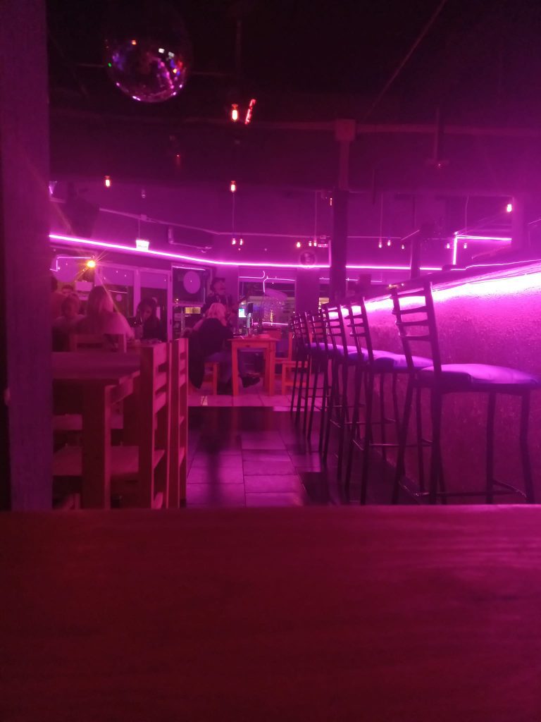 Vendo fondo de comercio Bar-Cafeteria
