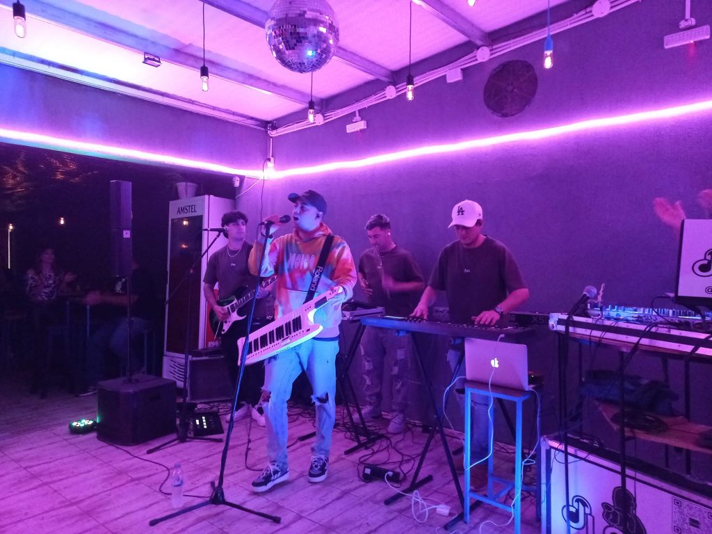 Vendo fondo de comercio Bar-Cafeteria