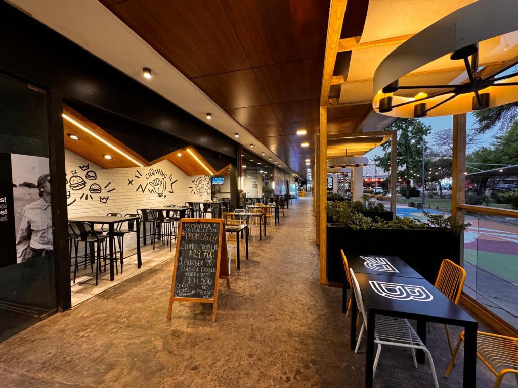 Hamburgueseria en shopping Villa Rivera Indarte