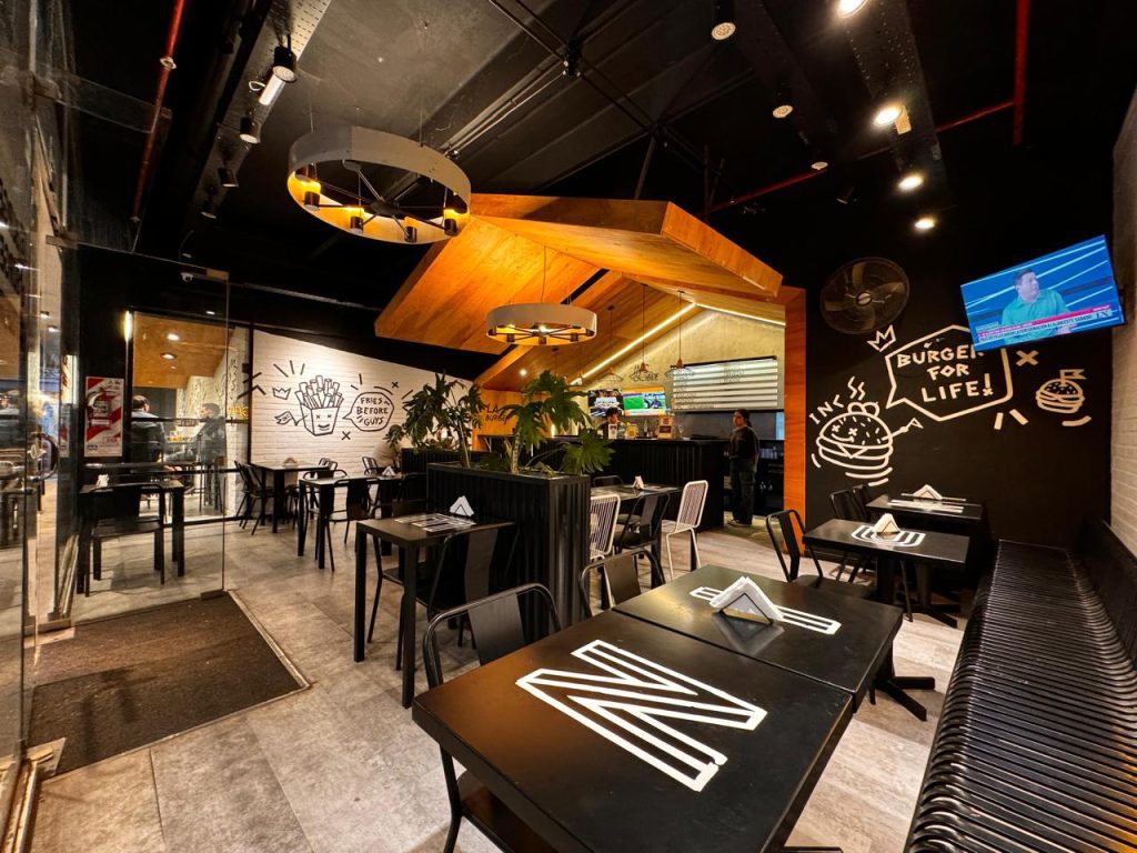 Hamburgueseria en shopping Villa Rivera Indarte