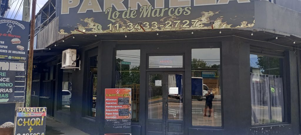 Vendo fondo de comercio de parrilla