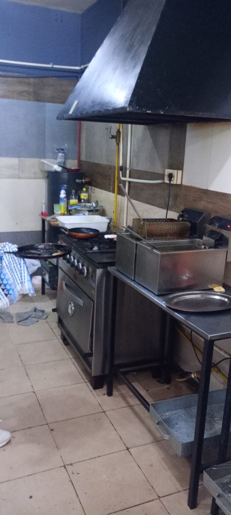 Vendo fondo de comercio de parrilla