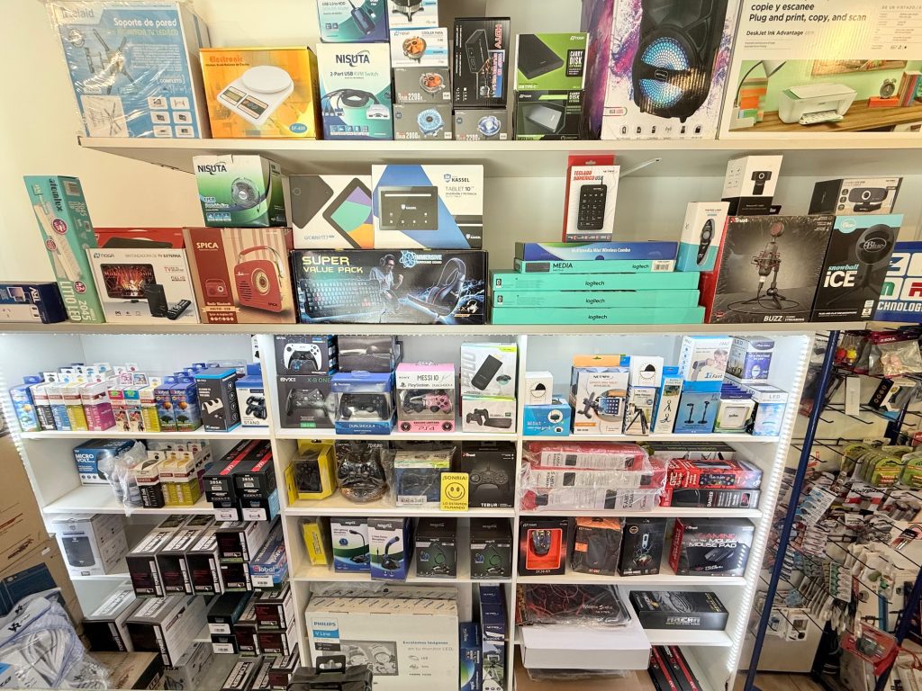 Vendo Fondo de comercio - Rubro Computacion/ Electronica