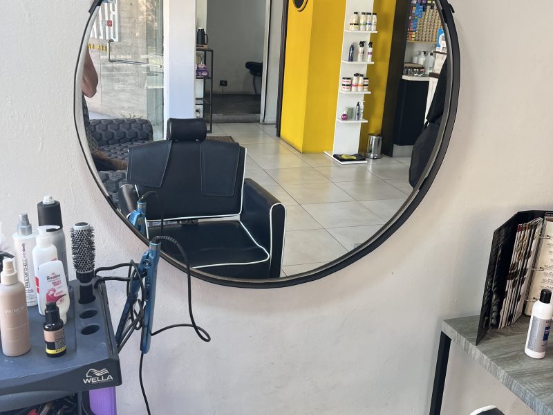 Peluquería con 8 años de trayectoria