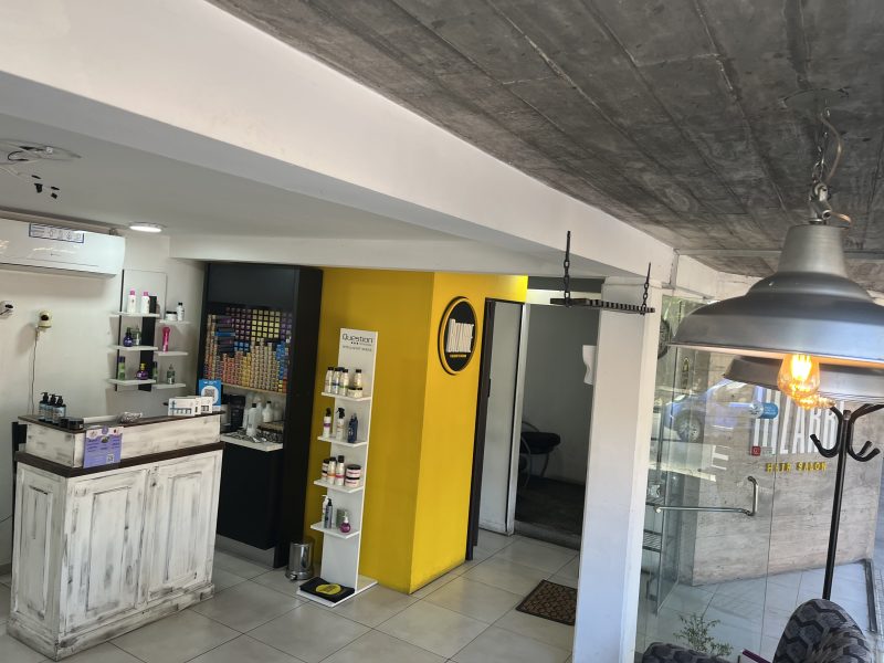 Peluquería con 8 años de trayectoria
