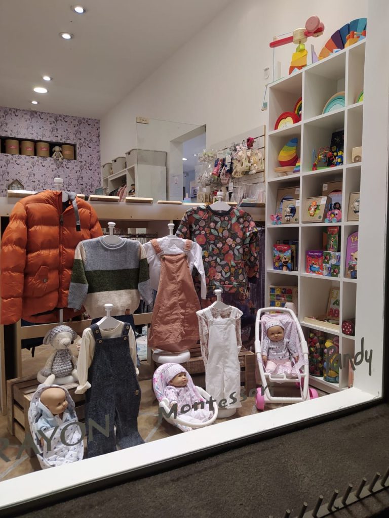 STOCK COMPLETO LOCAL INDUMENTARIA INFANTIL Y JUGUETES