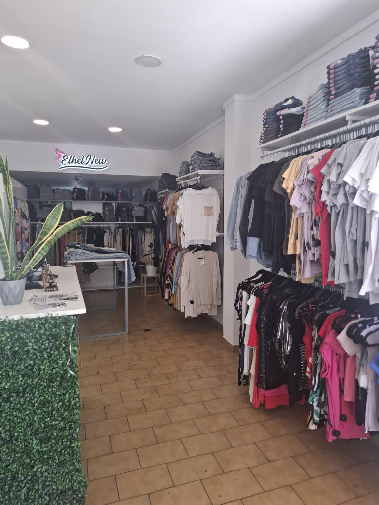 Excelente oportunidad! venta de marca, 4 años de antiguedad. Indumentaria Fem