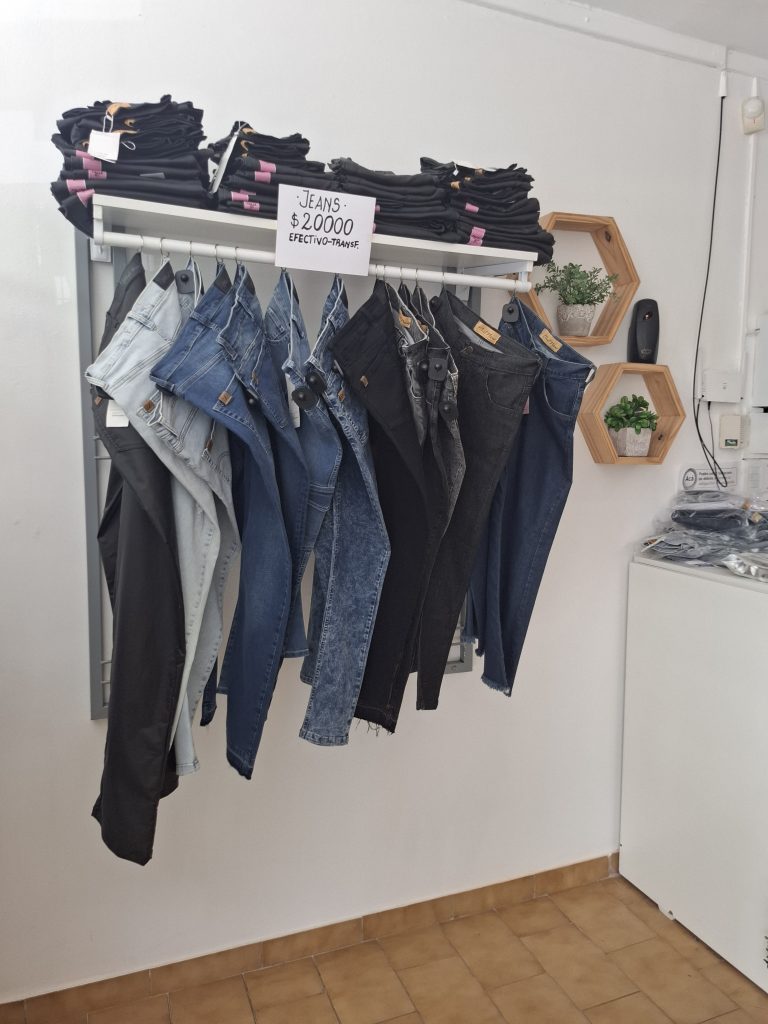 Excelente oportunidad! venta de marca, 4 años de antiguedad. Indumentaria Fem