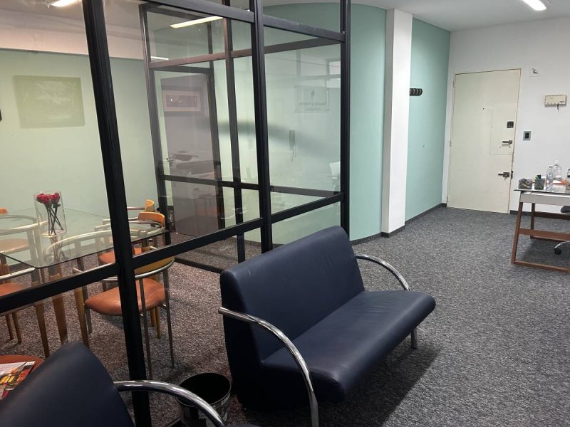 VENTA OFICINA TRIBUNALES, EXECELENTE UBICACION