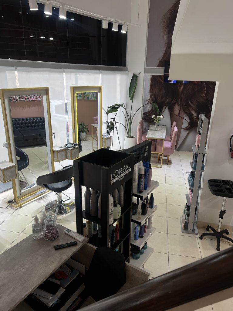 Fondo peluquería en del Viso Pilar