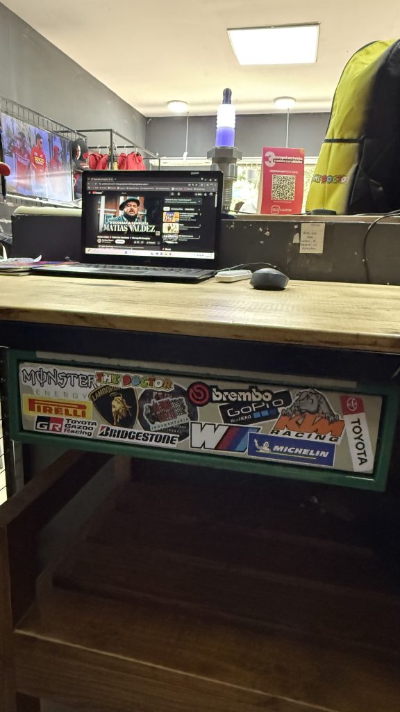 Última Vuelta Indumentaria, un local innovador sin competencias en la zona ni en