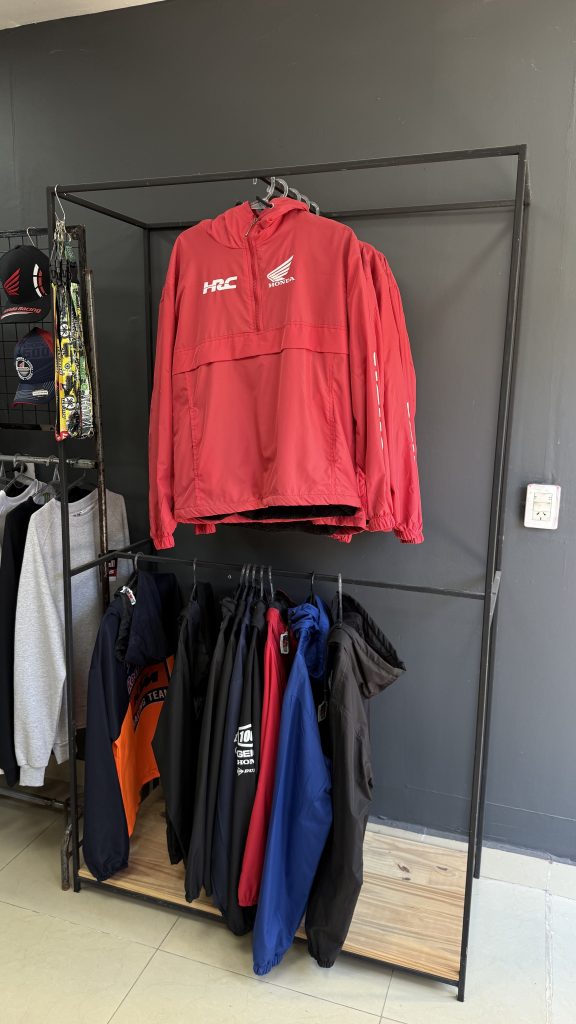 Última Vuelta Indumentaria, un local innovador sin competencias en la zona ni en