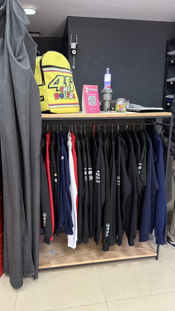 Última Vuelta Indumentaria, un local innovador sin competencias en la zona ni en